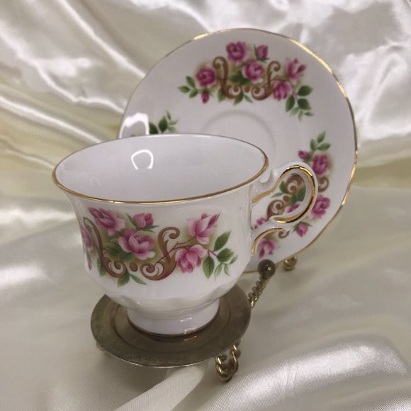 Dining Queen Anne English Bone China Tea Cup Saucer Gold Trim 6j
